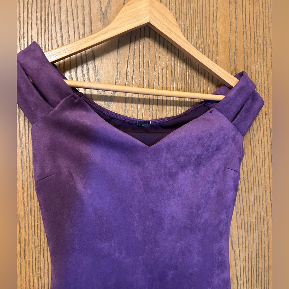 Soft Velvet Dress - Picture 4 of 4